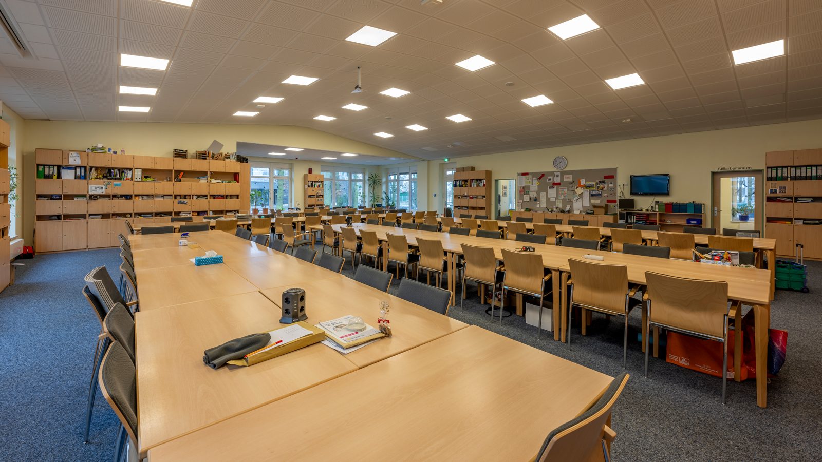 Raum für 100 Lehrkräfte